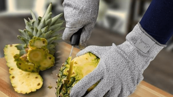 Hands cleaning cut resistant gloves